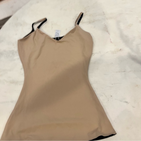 Assets By Spanx Tank Top Size XL - Picture 12 of 16